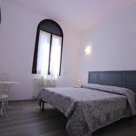 I Grifoni Gæstehus Ferrara